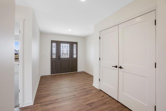 1364 Periwinkle PASS, Oconomowoc, WI 53066