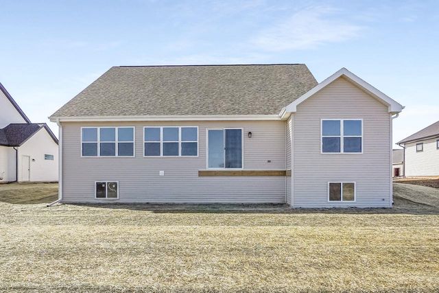 1364 Periwinkle PASS, Oconomowoc, WI 53066