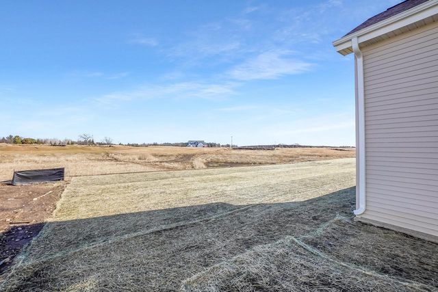 1364 Periwinkle PASS, Oconomowoc, WI 53066