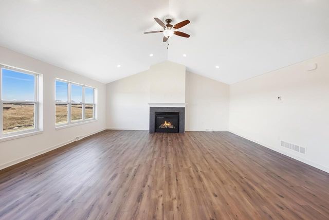 1364 Periwinkle PASS, Oconomowoc, WI 53066