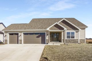 1364 Periwinkle PASS, Oconomowoc, WI 53066