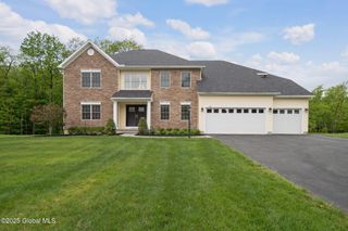 45 Tamarack Lane, Colonie, NY 12309