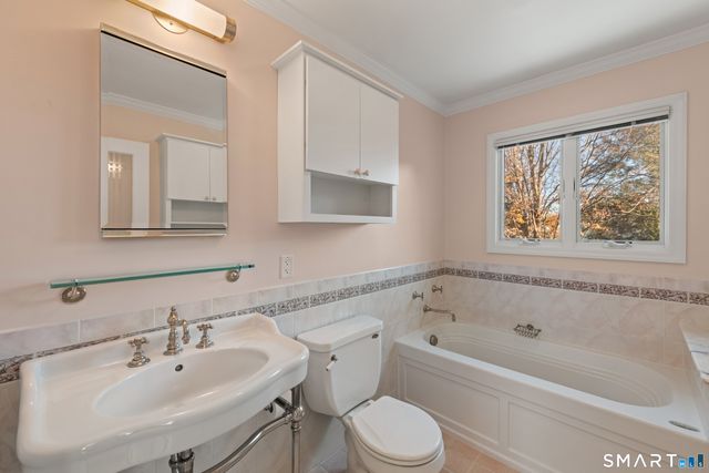 56 Drake Lane, Fairfield, CT 06824