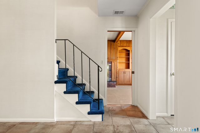 56 Drake Lane, Fairfield, CT 06824