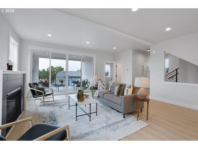 6012 Sw 18th Ave, Portland, OR 97239