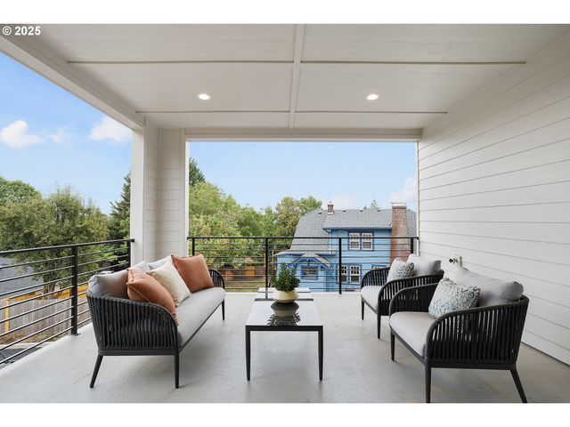 6012 Sw 18th Ave, Portland, OR 97239