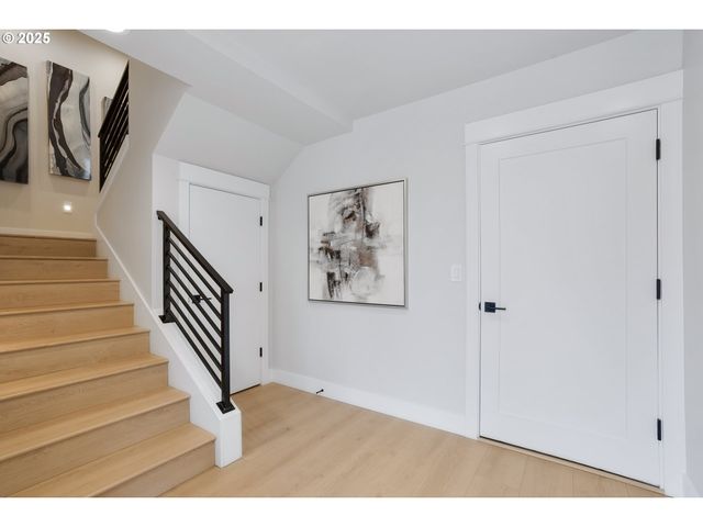 6012 Sw 18th Ave, Portland, OR 97239