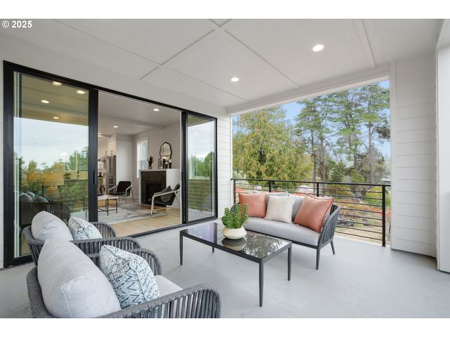 6012 Sw 18th Ave, Portland, OR 97239