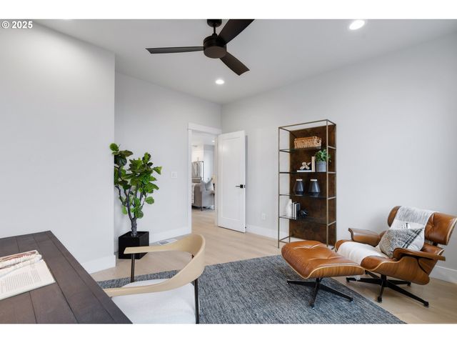 6012 Sw 18th Ave, Portland, OR 97239