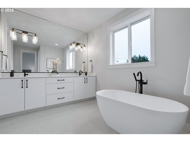 6012 Sw 18th Ave, Portland, OR 97239