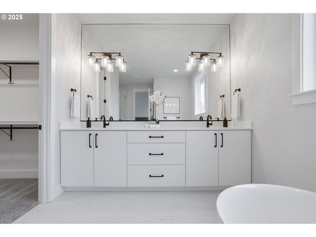 6012 Sw 18th Ave, Portland, OR 97239