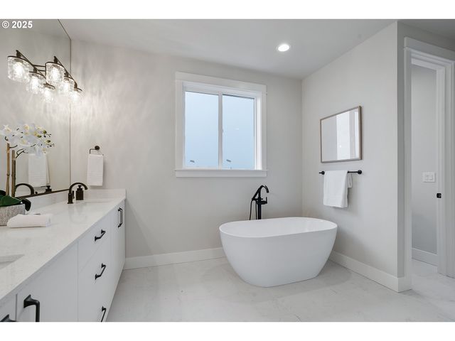 6012 Sw 18th Ave, Portland, OR 97239