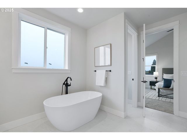 6012 Sw 18th Ave, Portland, OR 97239