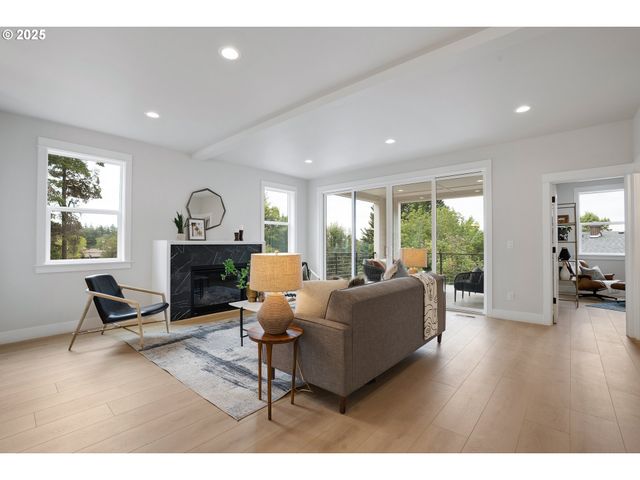 6012 Sw 18th Ave, Portland, OR 97239