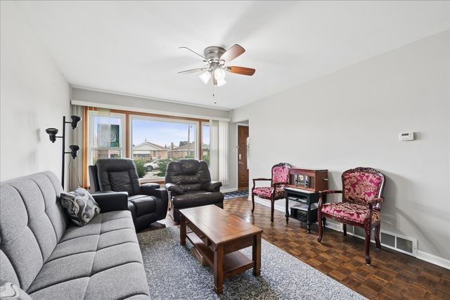 5026 N Michigan Avenue, Schiller Park, IL 60176