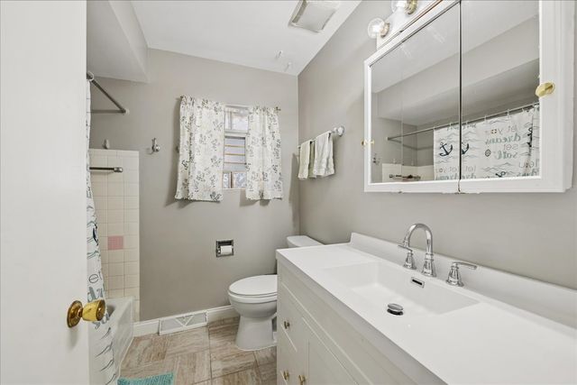 5026 N Michigan Avenue, Schiller Park, IL 60176
