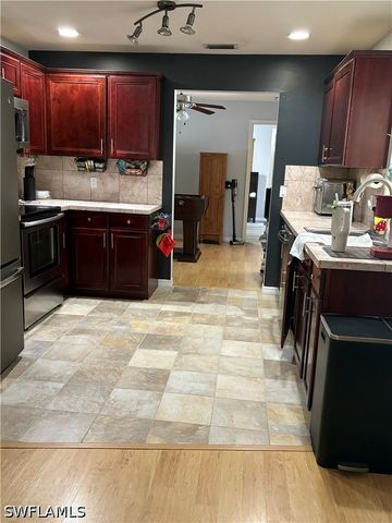 2660 16th AVE NE, Naples, FL 34120