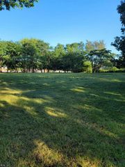 10 Fox RN, Hampton, VA 23666