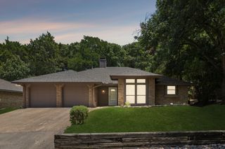 824 Cherlynne Drive, Cedar Hill, TX 75104