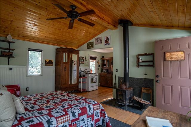 73 San Antonio Creek, Mt Baldy, CA 91759