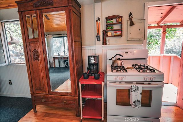 73 San Antonio Creek, Mt Baldy, CA 91759