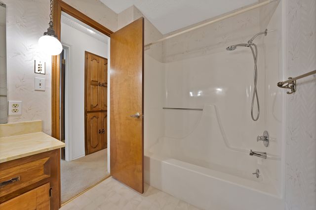 2505 Ironwood Court, Arlington, TX 76016