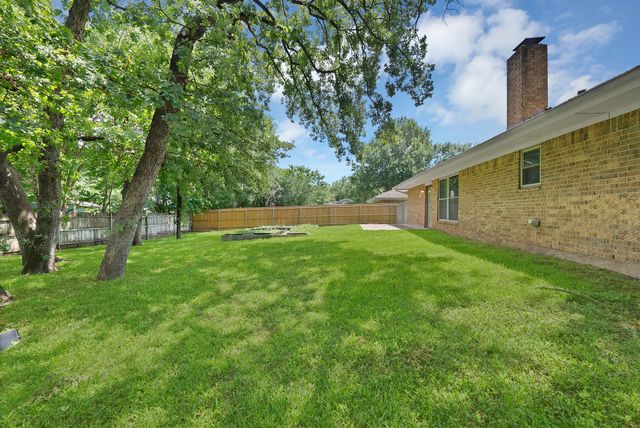 2505 Ironwood Court, Arlington, TX 76016