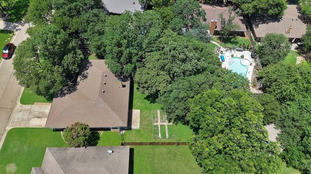 2505 Ironwood Court, Arlington, TX 76016