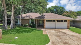 2505 Ironwood Court, Arlington, TX 76016