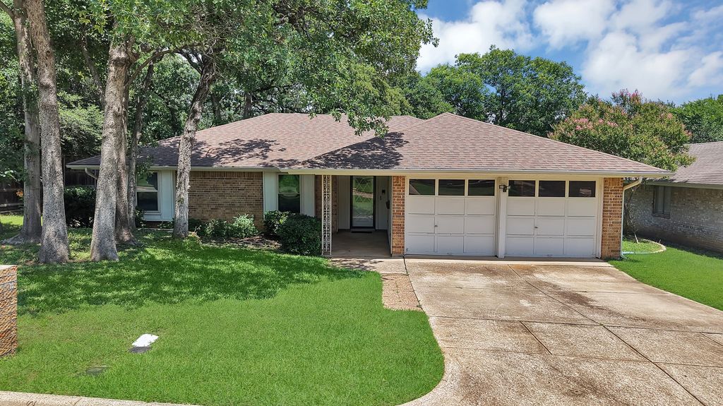 2505 Ironwood Court, Arlington, TX 76016