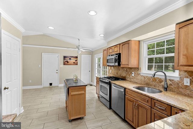 5405 HAMPTON FOREST WAY, Fairfax, VA 22030