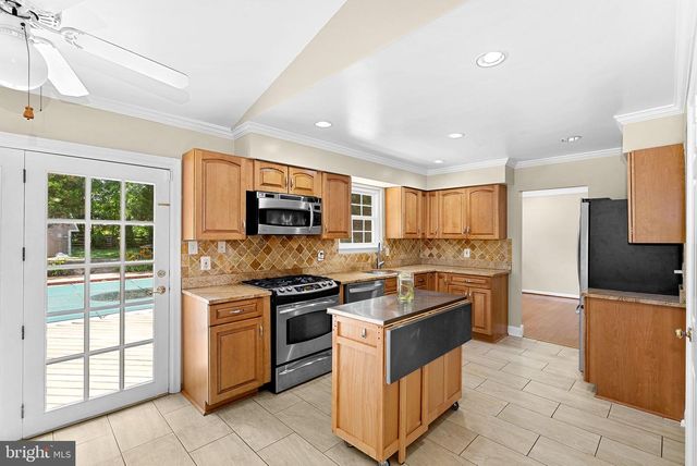 5405 HAMPTON FOREST WAY, Fairfax, VA 22030