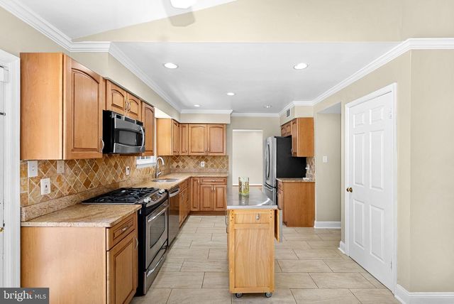 5405 HAMPTON FOREST WAY, Fairfax, VA 22030