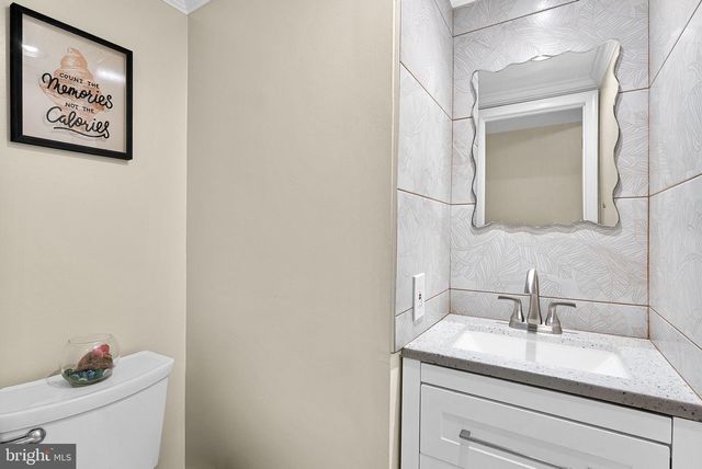 5405 HAMPTON FOREST WAY, Fairfax, VA 22030