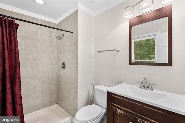 5405 HAMPTON FOREST WAY, Fairfax, VA 22030