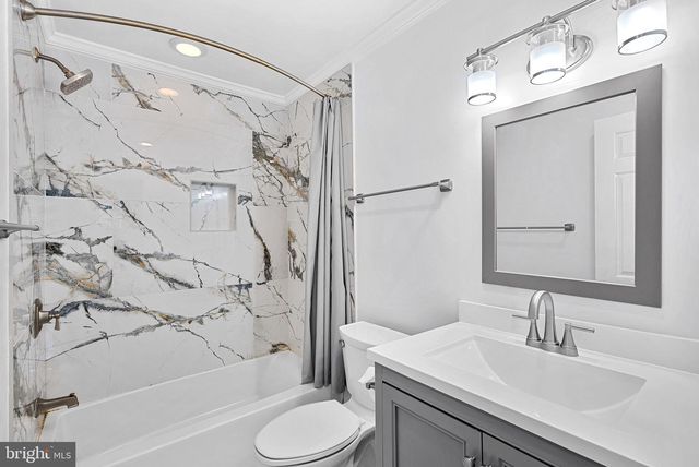 5405 HAMPTON FOREST WAY, Fairfax, VA 22030
