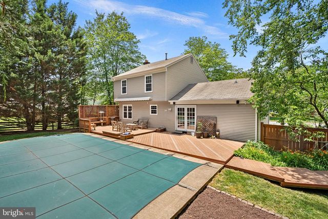 5405 HAMPTON FOREST WAY, Fairfax, VA 22030