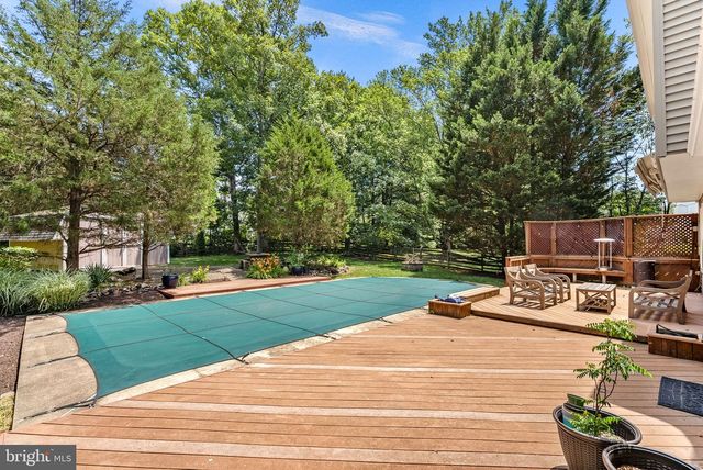 5405 HAMPTON FOREST WAY, Fairfax, VA 22030