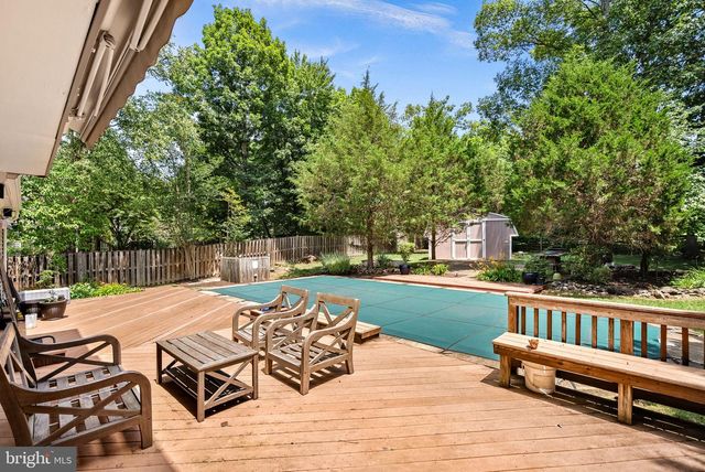 5405 HAMPTON FOREST WAY, Fairfax, VA 22030