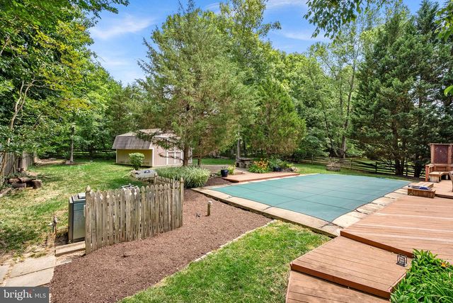 5405 HAMPTON FOREST WAY, Fairfax, VA 22030
