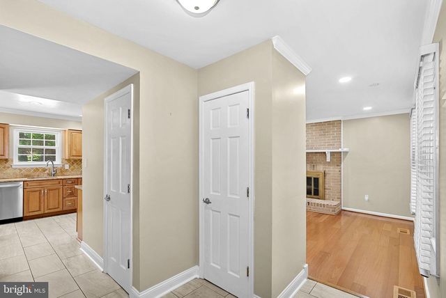5405 HAMPTON FOREST WAY, Fairfax, VA 22030