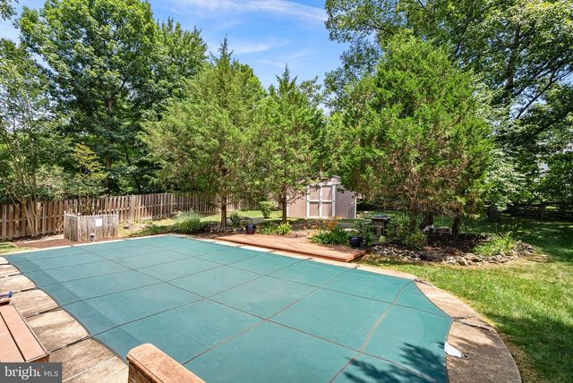 5405 HAMPTON FOREST WAY, Fairfax, VA 22030