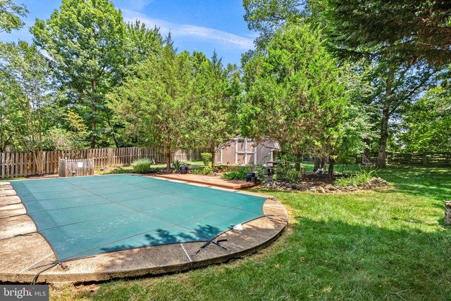 5405 HAMPTON FOREST WAY, Fairfax, VA 22030