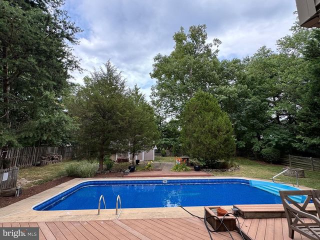 5405 HAMPTON FOREST WAY, Fairfax, VA 22030