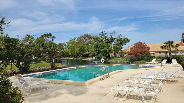3520 57TH AVENUE CIRCLE W 10, Bradenton, FL 34210