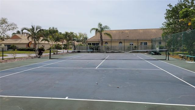 3520 57TH AVENUE CIRCLE W 10, Bradenton, FL 34210