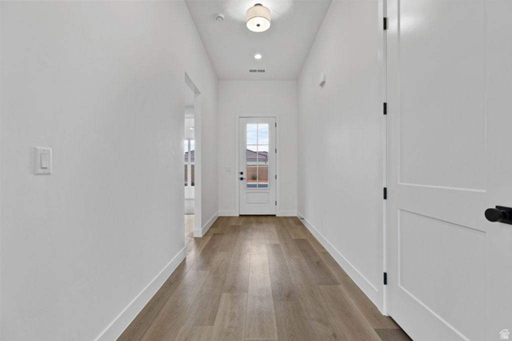 Image 3 of property listing at 3118 S 4800 W #8, Hurricane, UT 84737