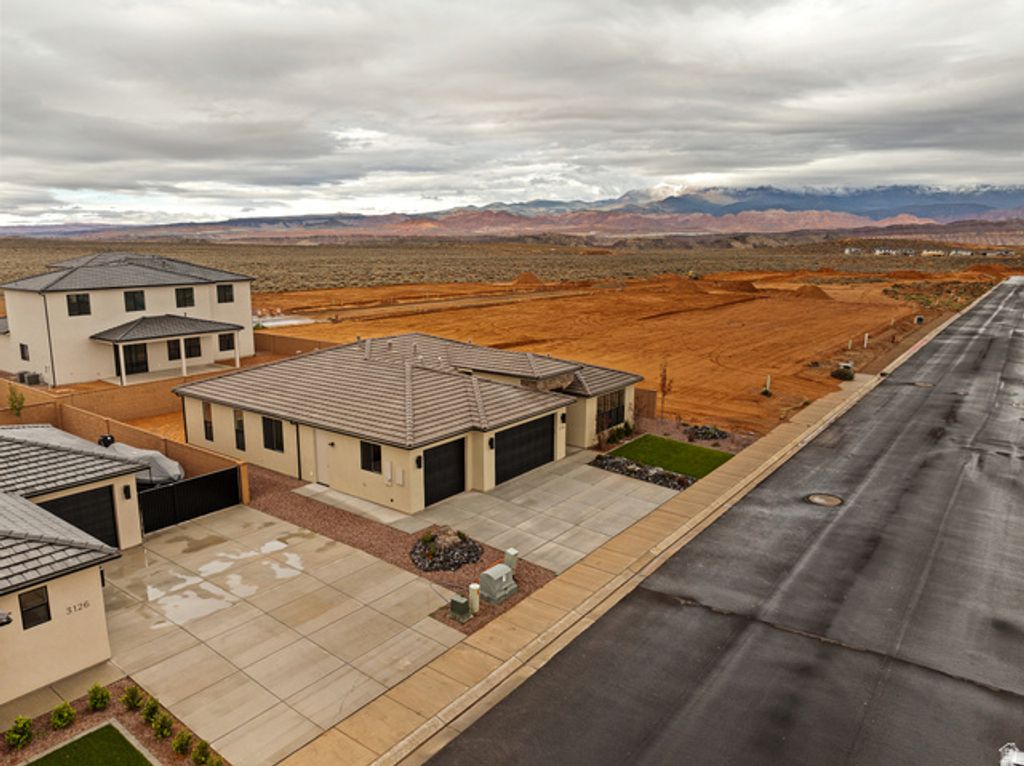 Image 26 of property listing at 3118 S 4800 W #8, Hurricane, UT 84737