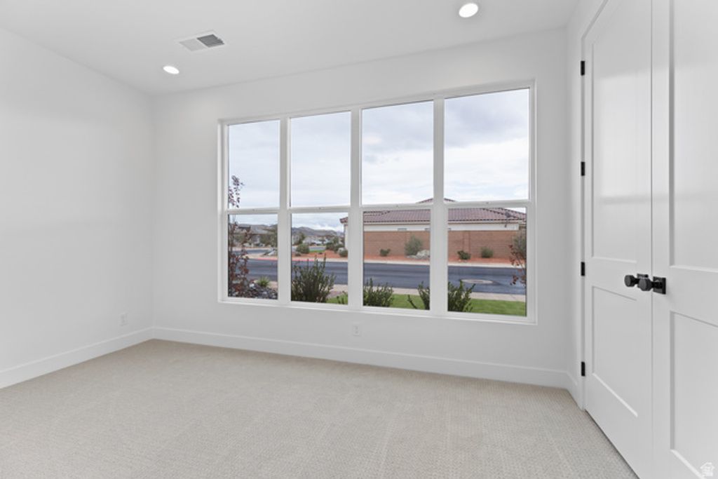 Image 4 of property listing at 3118 S 4800 W #8, Hurricane, UT 84737