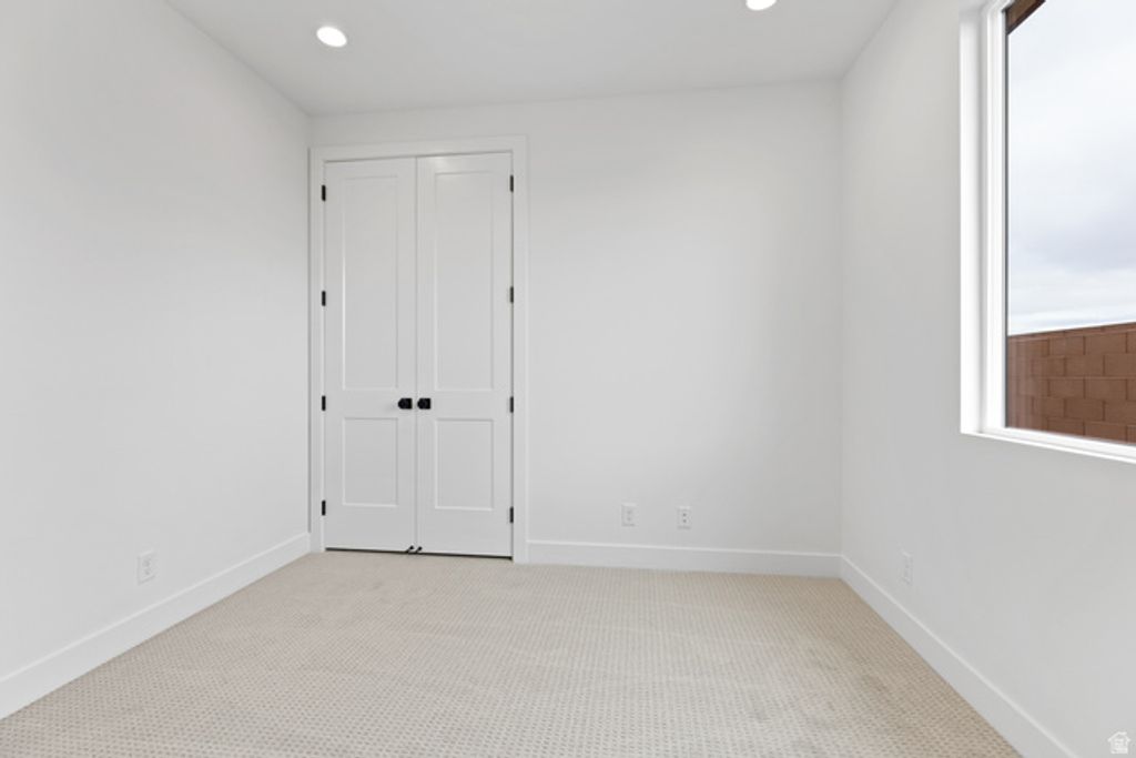 Image 7 of property listing at 3118 S 4800 W #8, Hurricane, UT 84737